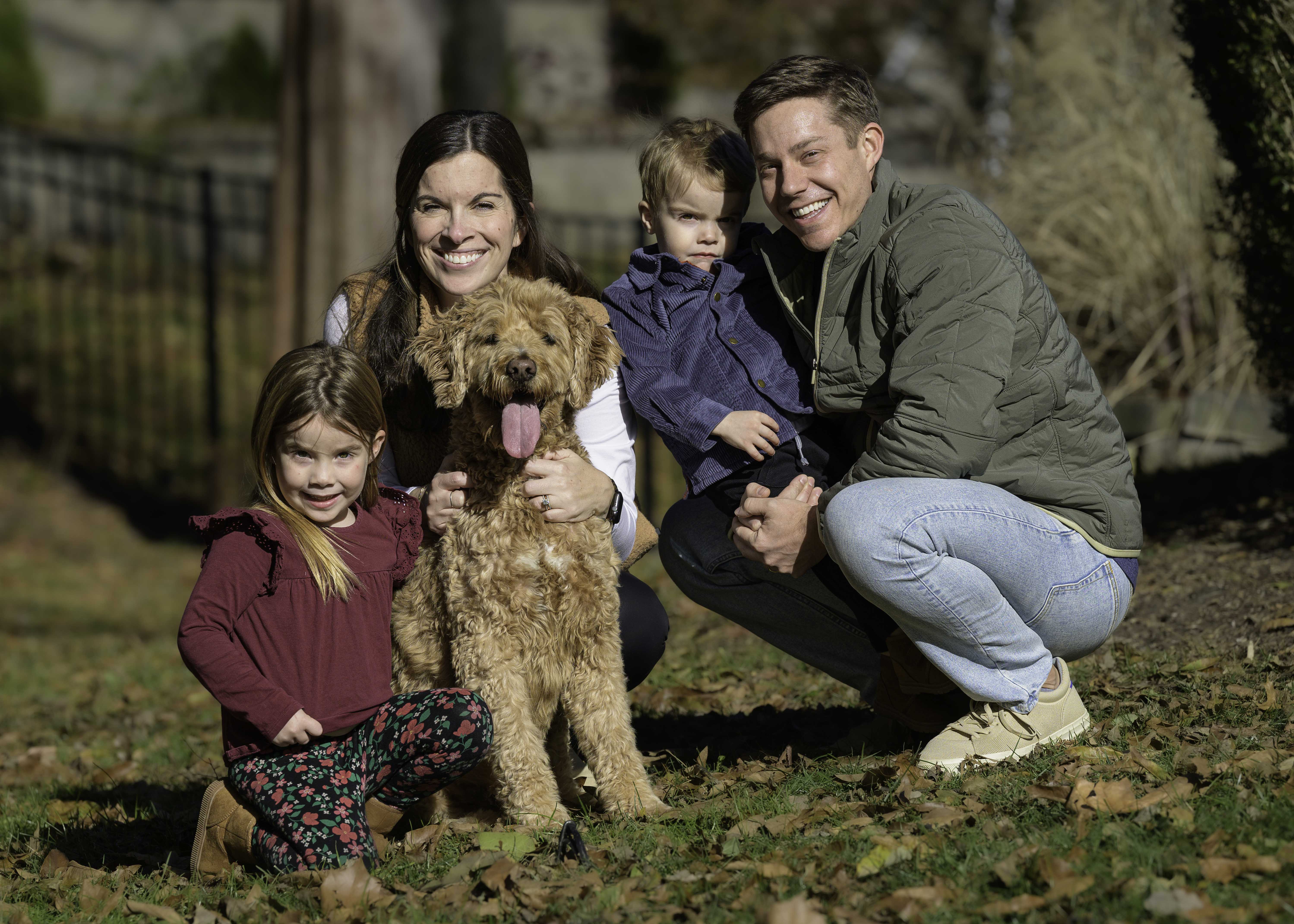 Family and pet photography in Northwest Arkansas: Including pets without missing the moment